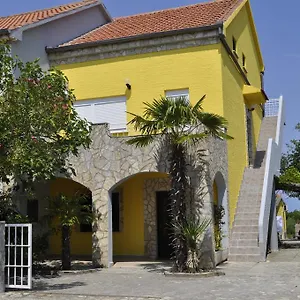 https://apartments-pavlovic-linardici.primorje-gorskikotar.com